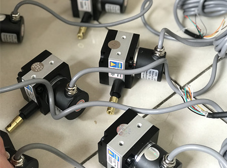 �x��ֱ��λ�Ƃ�����ע�������